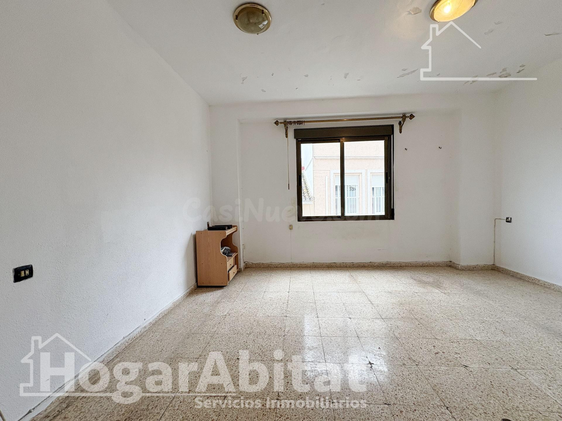 AMPLIA CASA PARA REFORMAR CON GARAJE Y TERRAZA EN EL CENTRO - foto 5