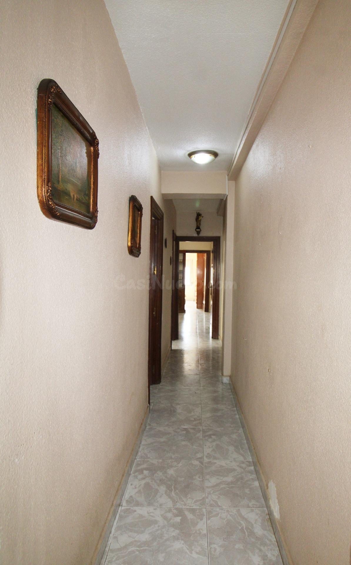 Piso con 3 dormitorios y terraza en la zona de Jesús Rescatado - foto 4