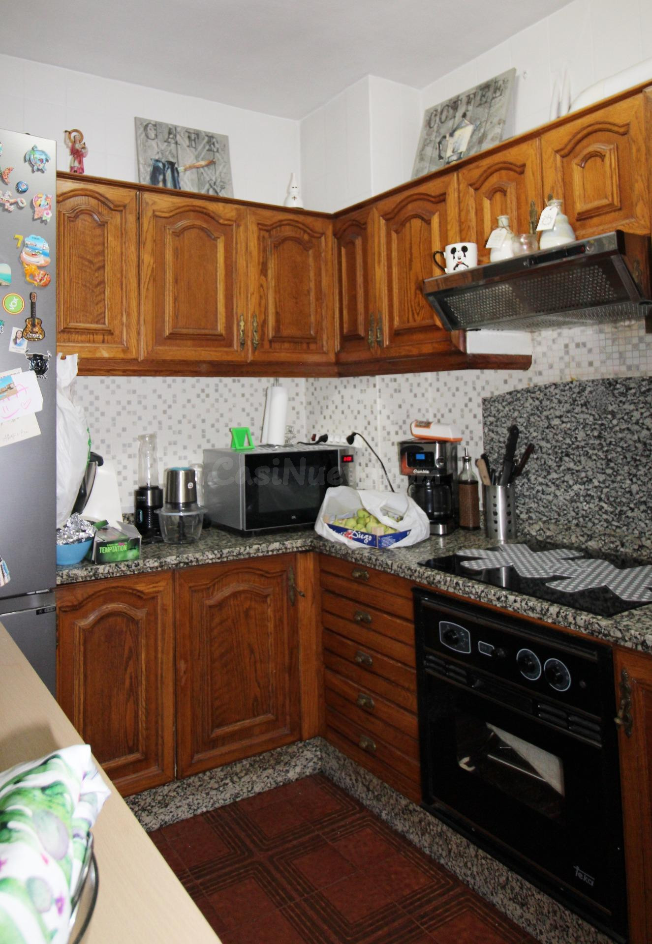 Piso de 107 m2 junto a Avda. Barcelona | 4 habitaciones y 2 Baños - foto 4