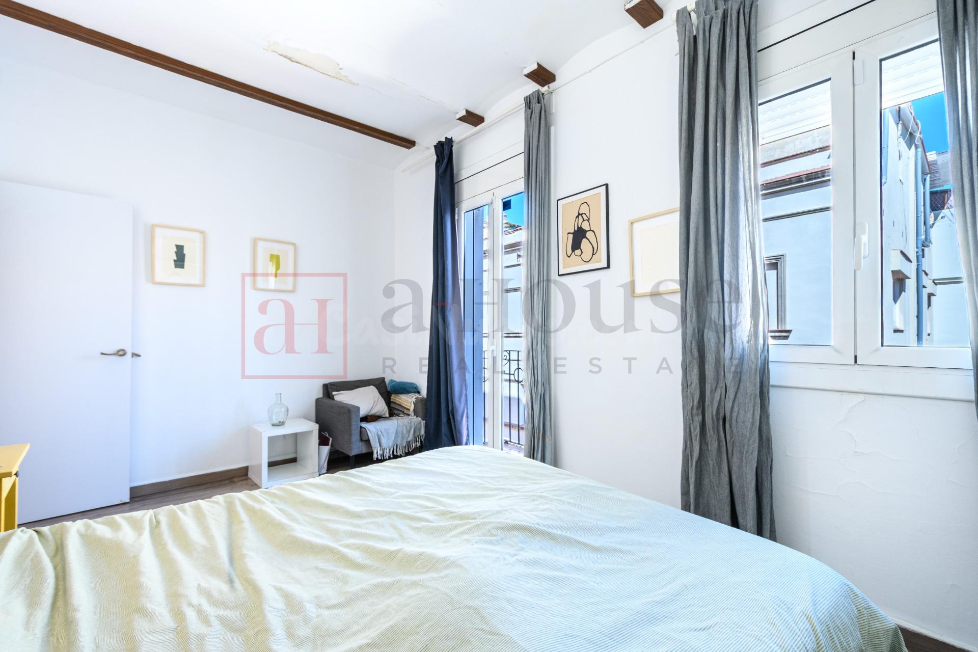 ÚLTIMA PLANTA CON LICENCIA TURÍSTICA Y BALCÓN EN HOSPITALET  - foto 3