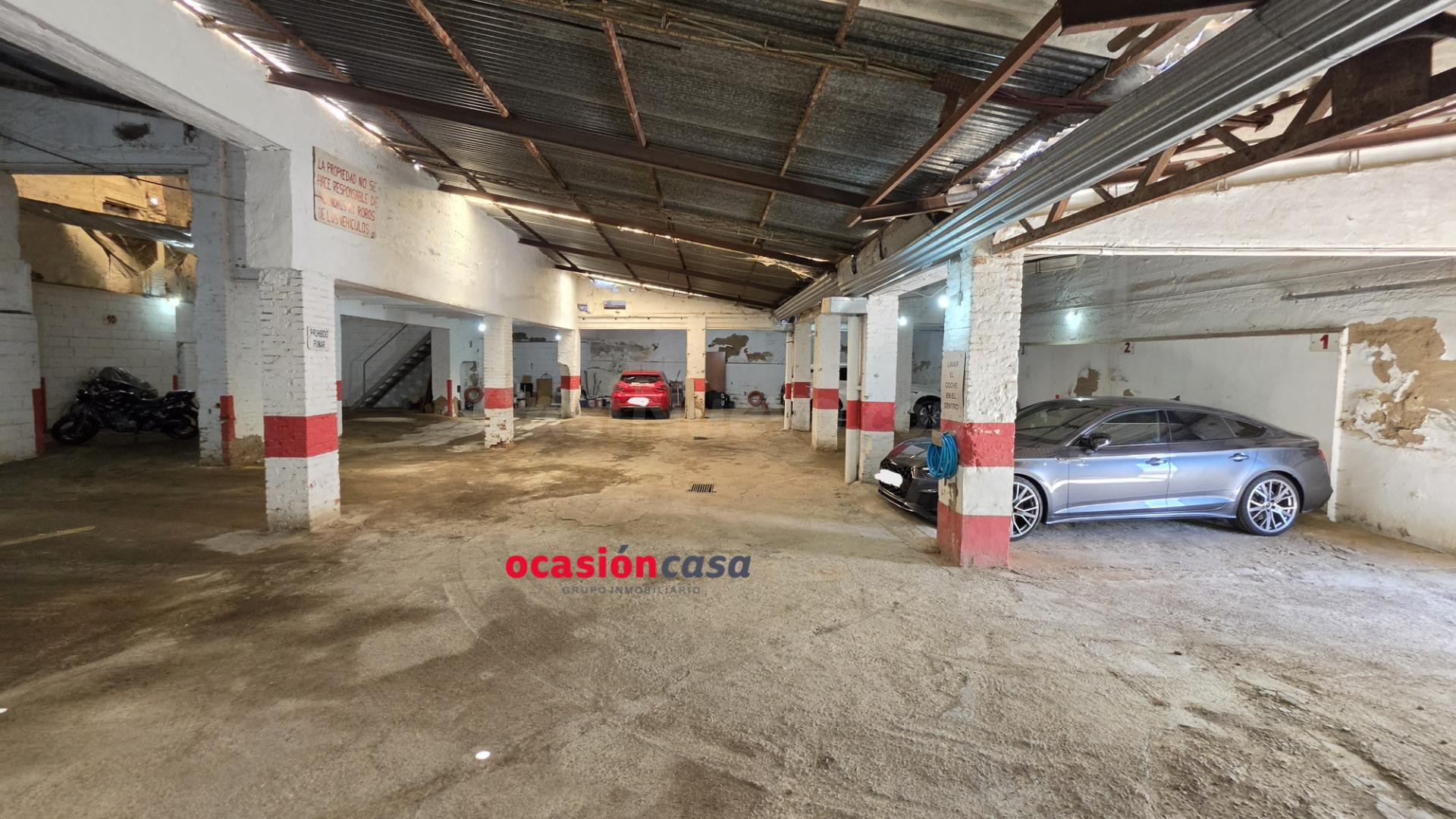 NAVE CON PLAZAS DE GARAJE A LA VENTA