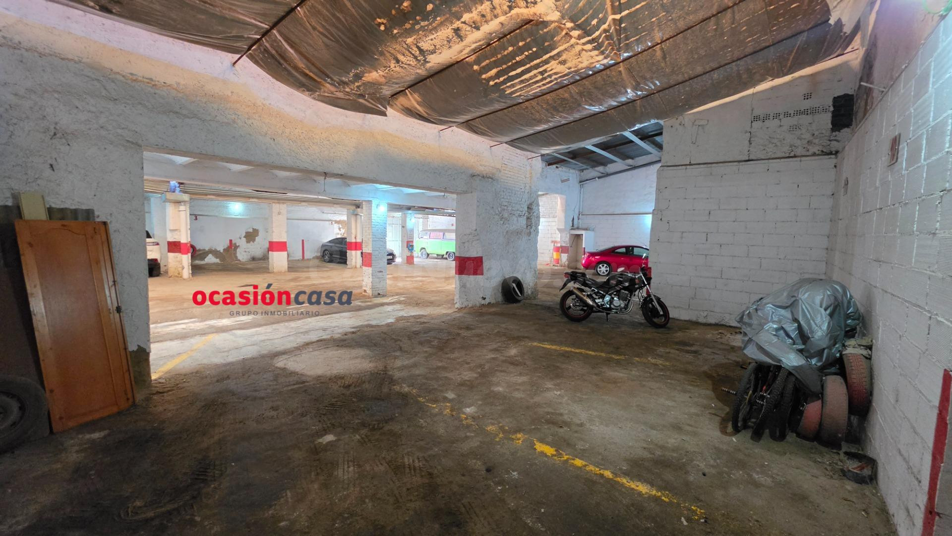 NAVE CON PLAZAS DE GARAJE A LA VENTA - foto 4