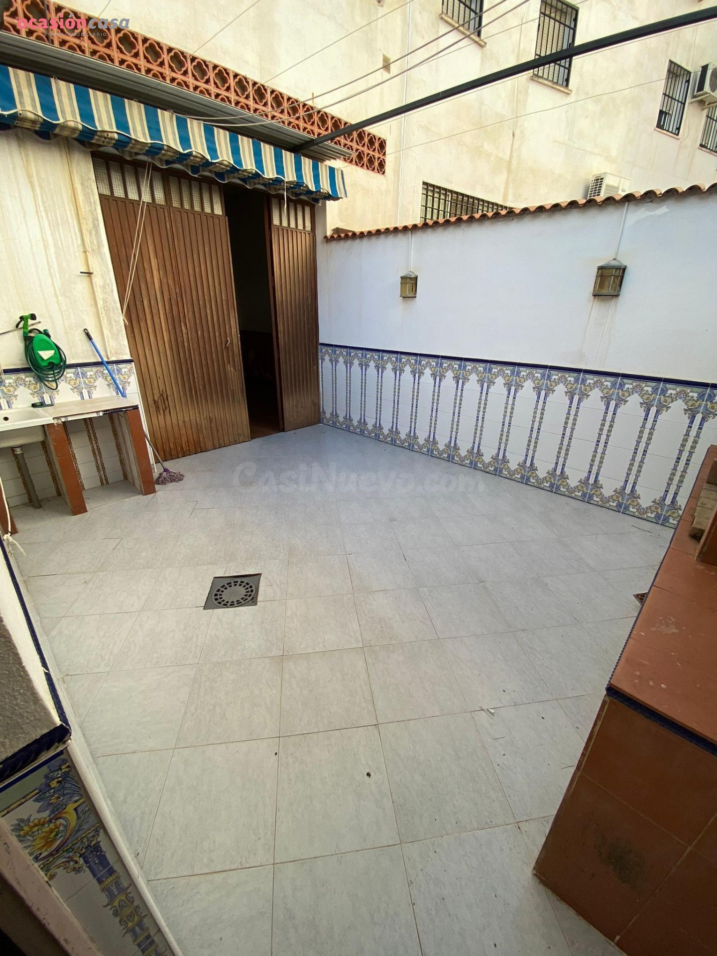 Local comercial 74m² en venta - Barrio del Naranjo - foto 2