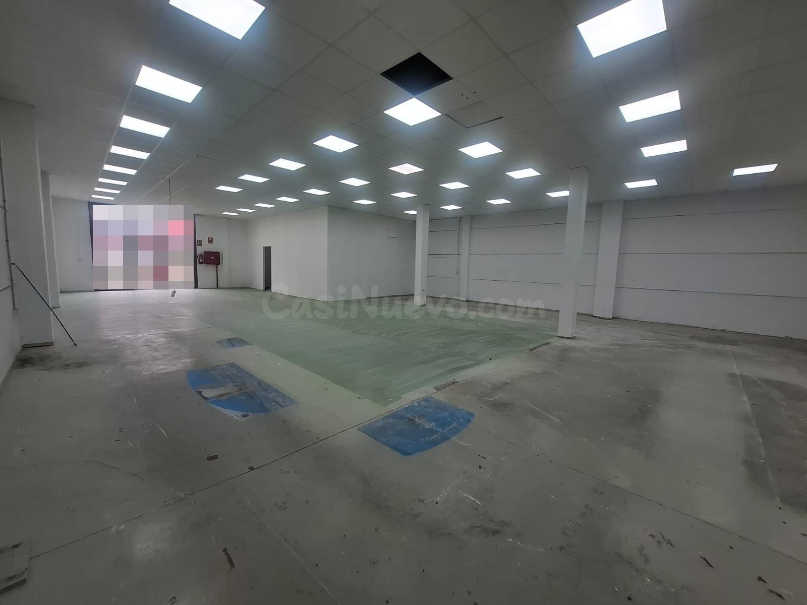 Nave industrial 300m² en alquiler - P.I. El Granadal