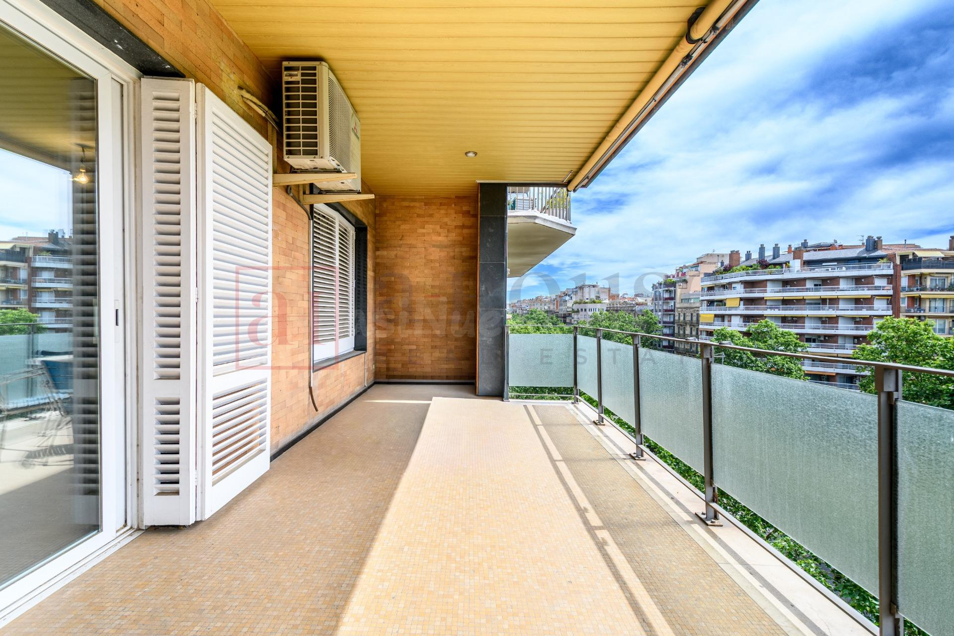 PISO CON GRAN TERRAZA Y DOBLE ORIENTACIÓN EN LA NOVA ESQUERR - foto 2