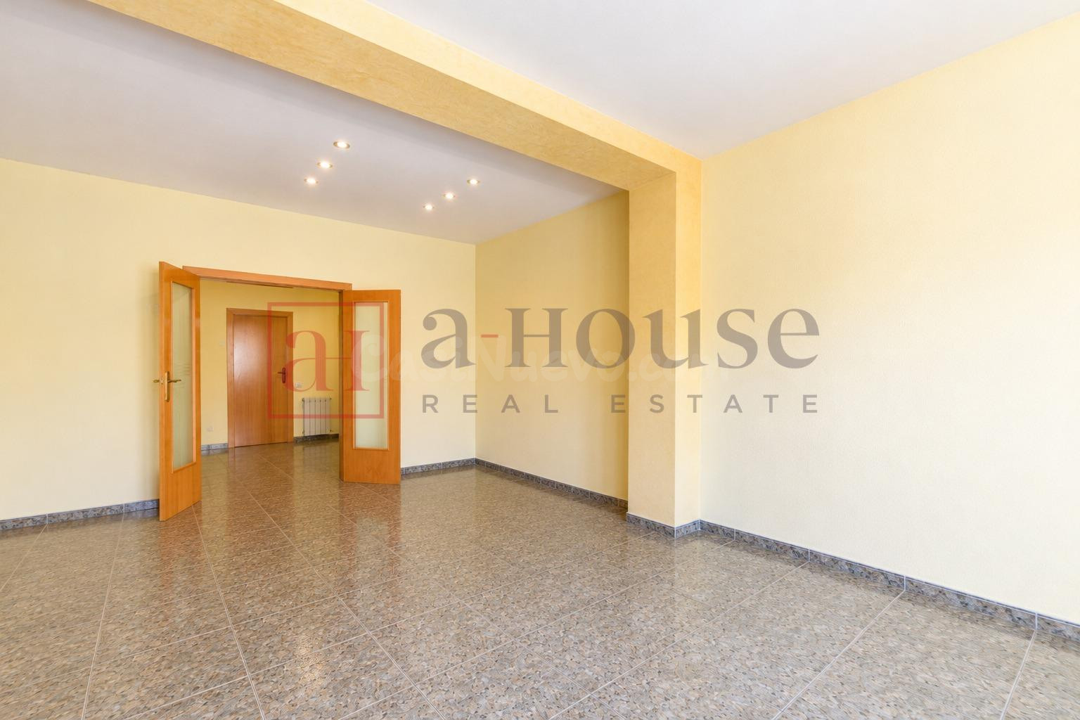 PISO LISTO PARA ENTRAR A VIVIR CON GRAN BALCÓN Y DOBLE ORIEN - foto 4
