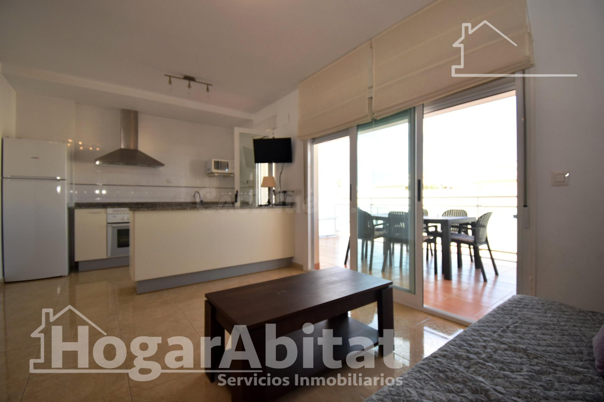 SEMINUEVO CON TERRAZA, PISCINA Y GARAJE CERCA DE LA PLAYA - foto 5