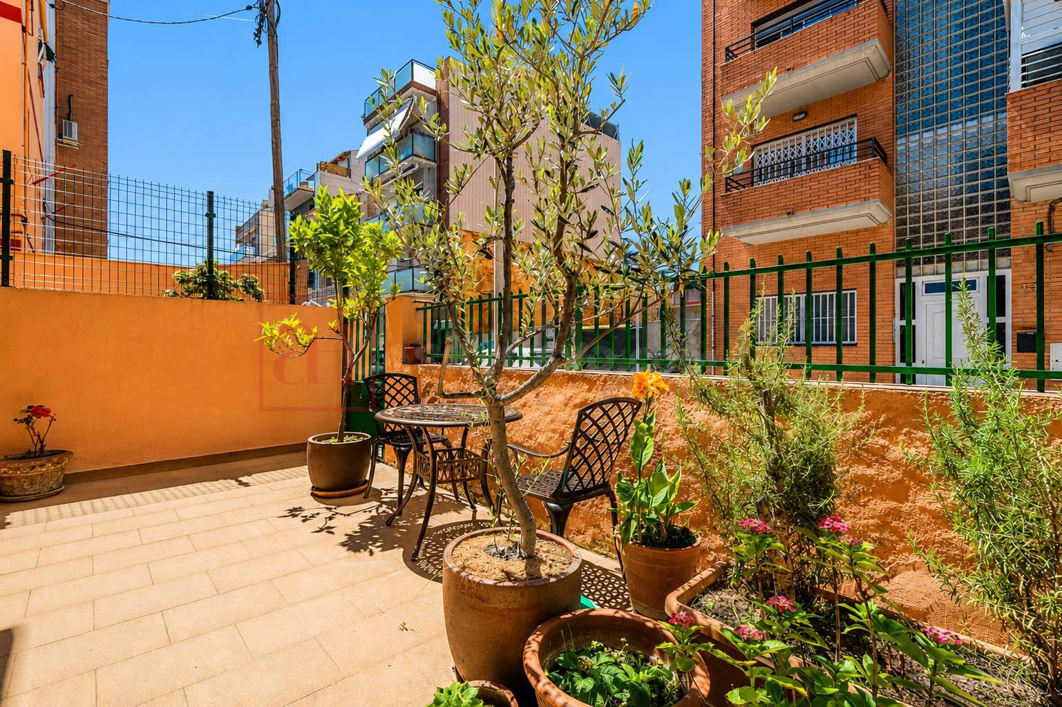 PISO LISTO PARA ENTRAR A VIVIR, TODO EXTERIOR EN TRANQUILA Z