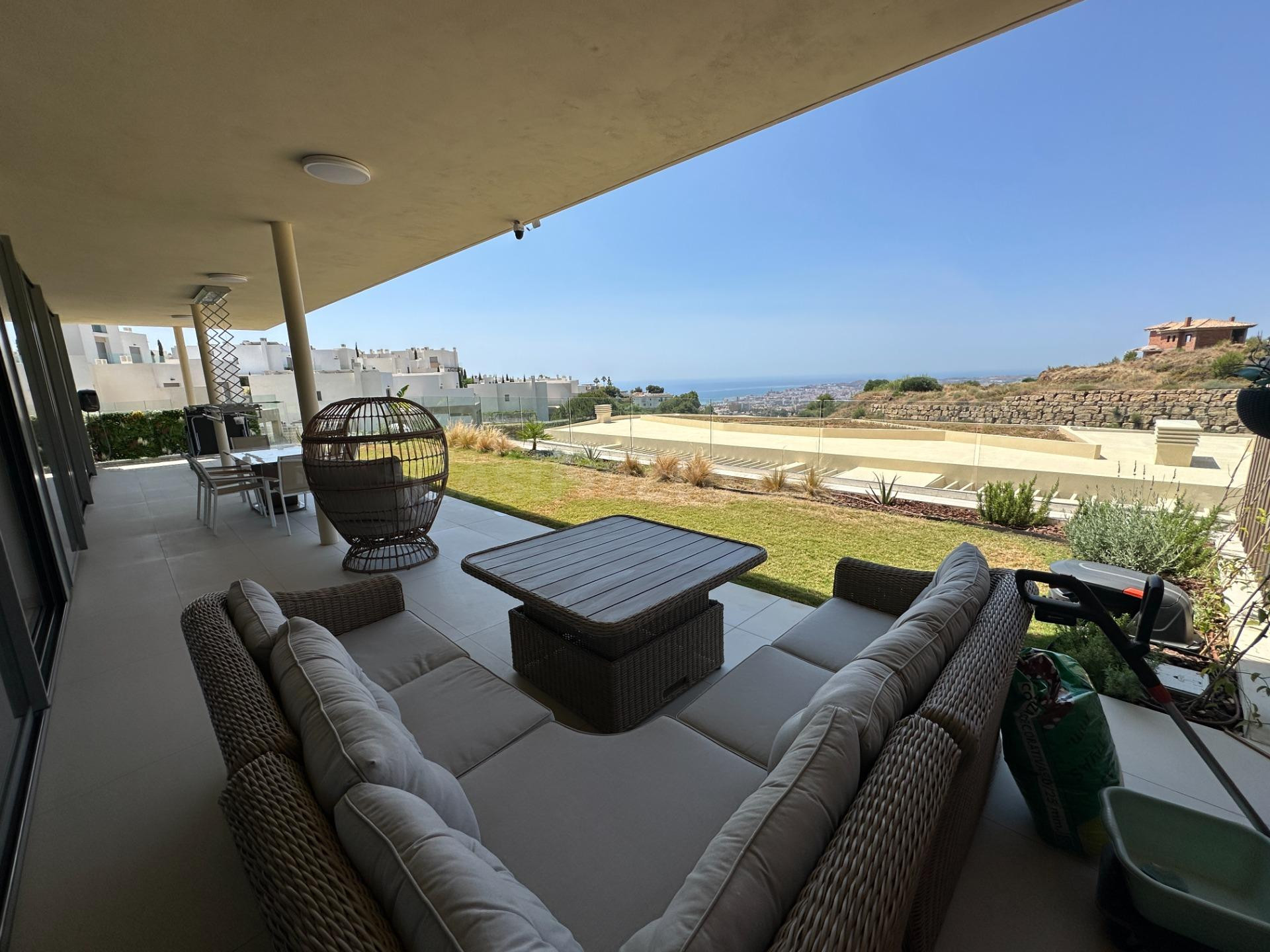Benalmádena  - Garden Villa de Lujo, 3 Dormitorios, Terraza,