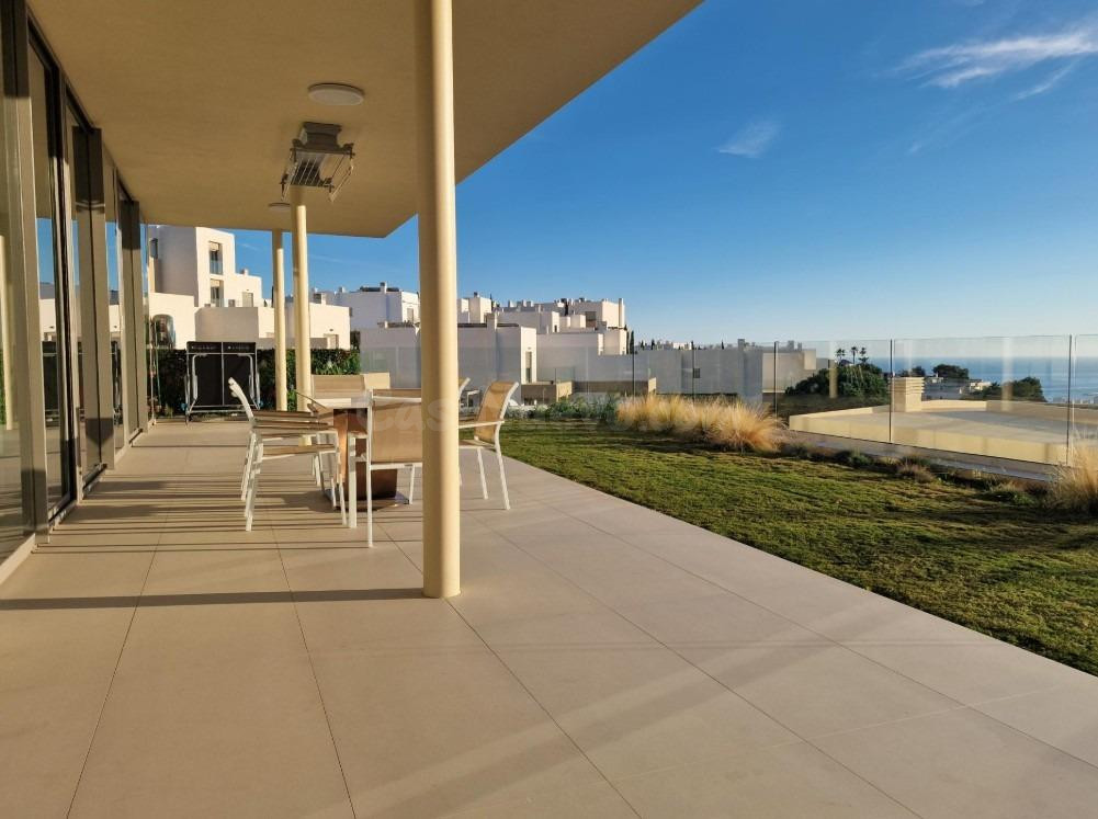 Benalmádena  - Garden Villa de Lujo, 3 Dormitorios, Terraza, - foto 2