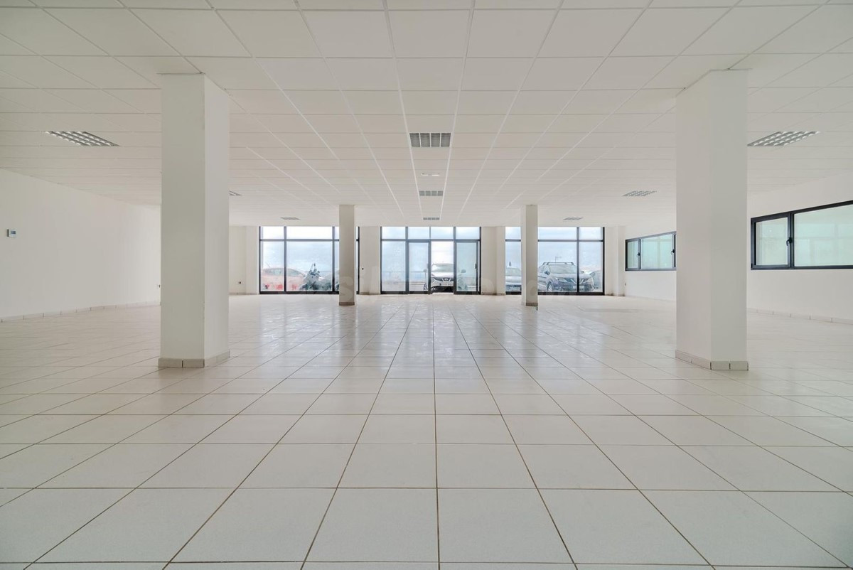 Oficina 270m² en venta - La Isleta - foto 2