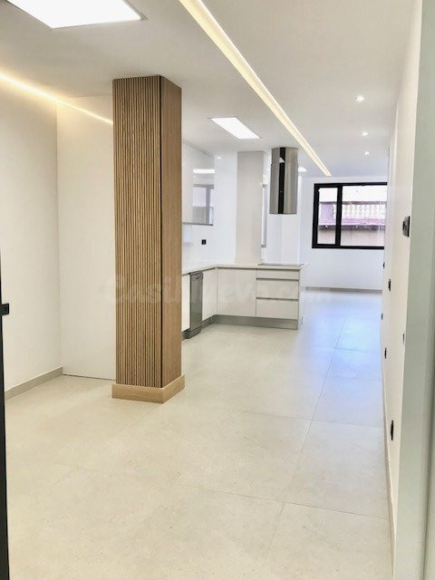 Estudio 50m² en alquiler - Puerto - foto 4