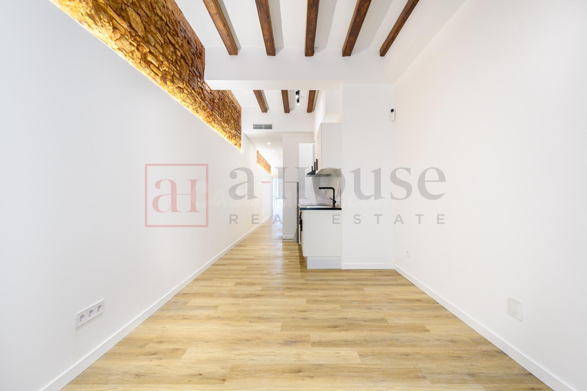 PLANTA BAJA CON ENCANTO EN PLENO POBLE SEC - foto 4