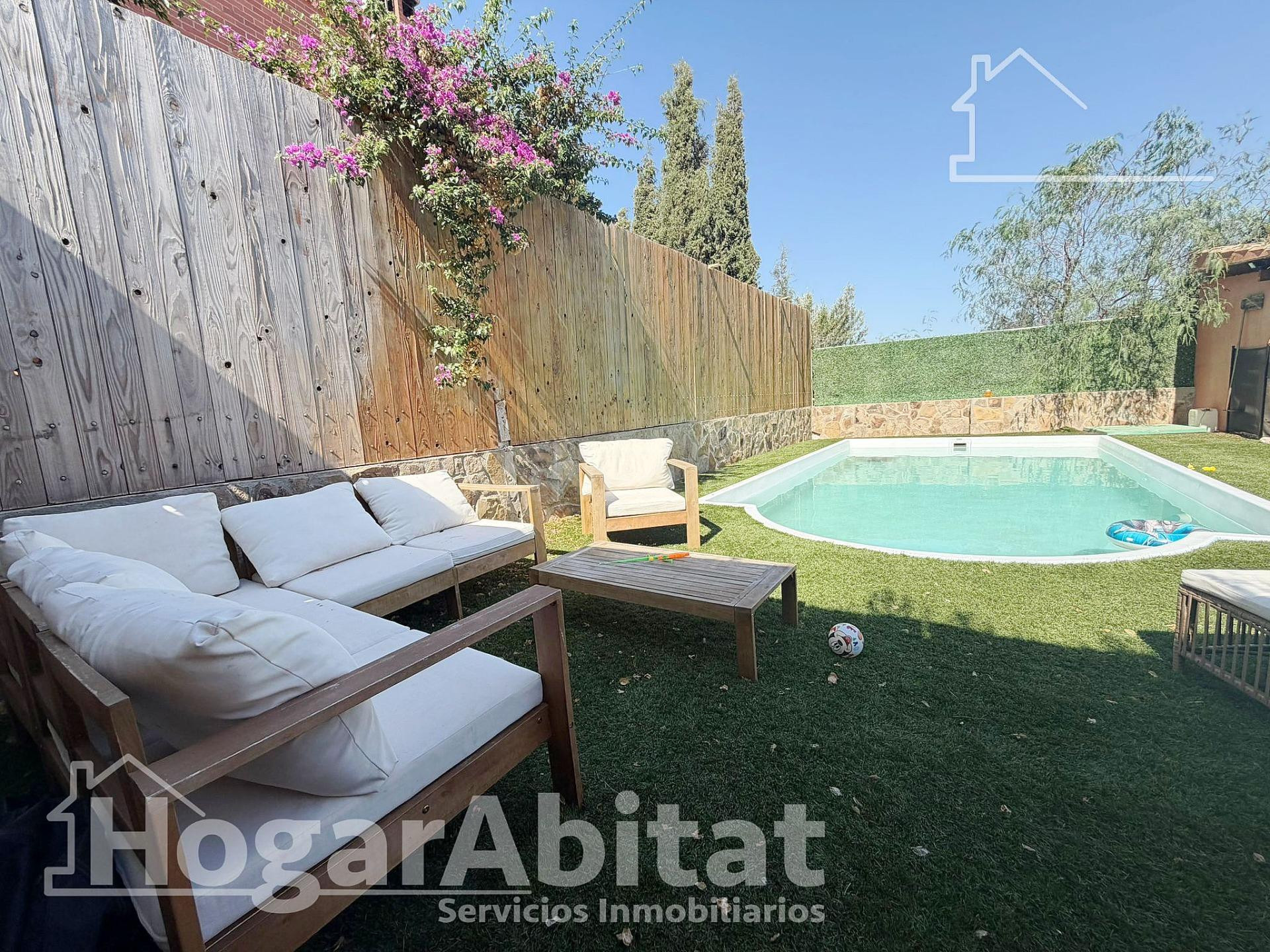 ¡PRECIOSO CHALET! AMPLIO Y REFORMADO CON PISCINA PRIVADA, GA