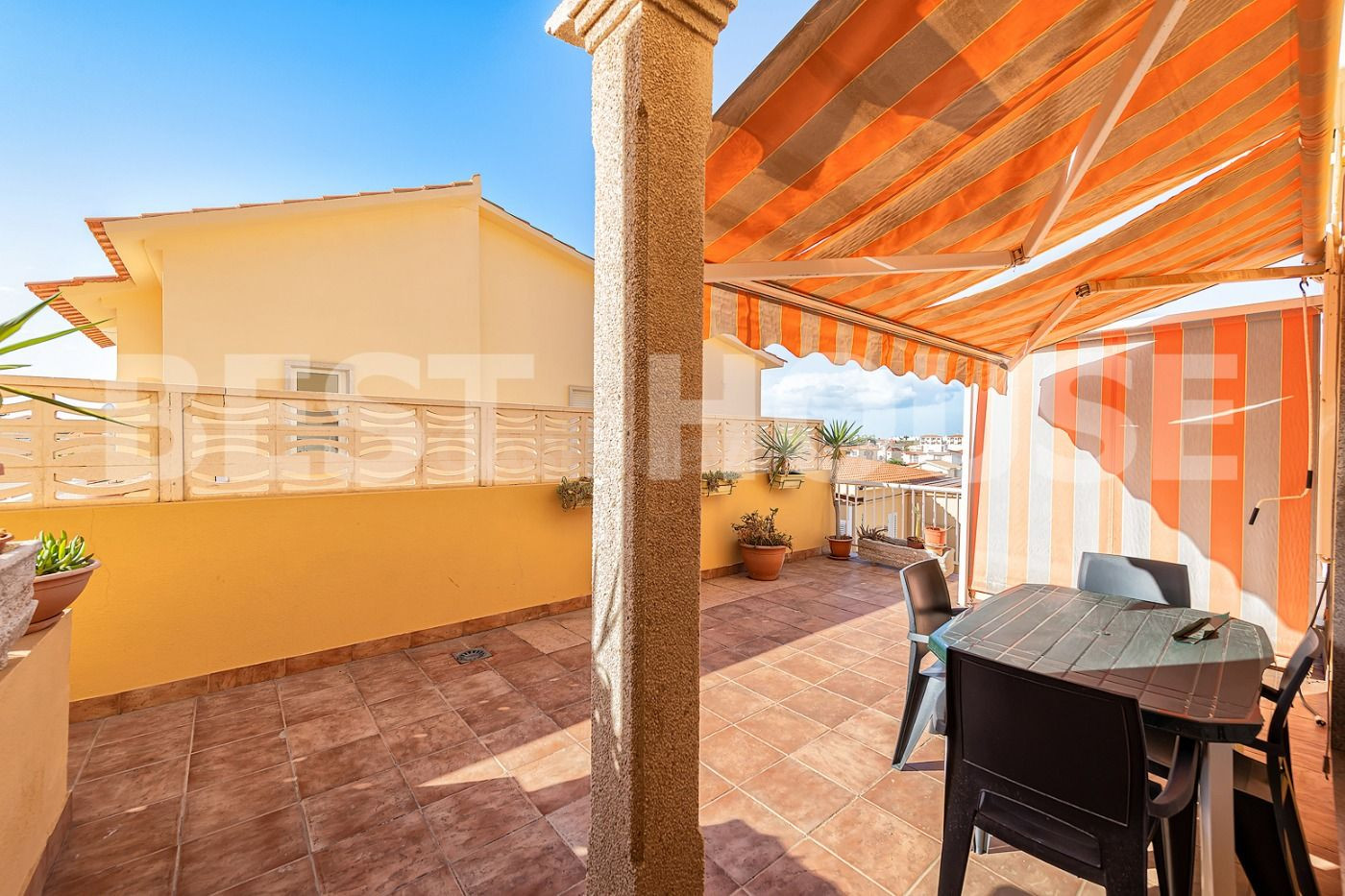 Casa 4 habitaciones 185m² en venta - Arguineguín, Loma Dos - foto 4