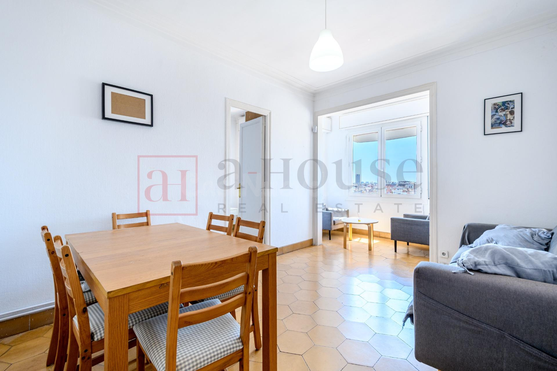 ESPECTACULAR PISO PARA ENTRAR A VIVIR EN VILA DE GRACIA