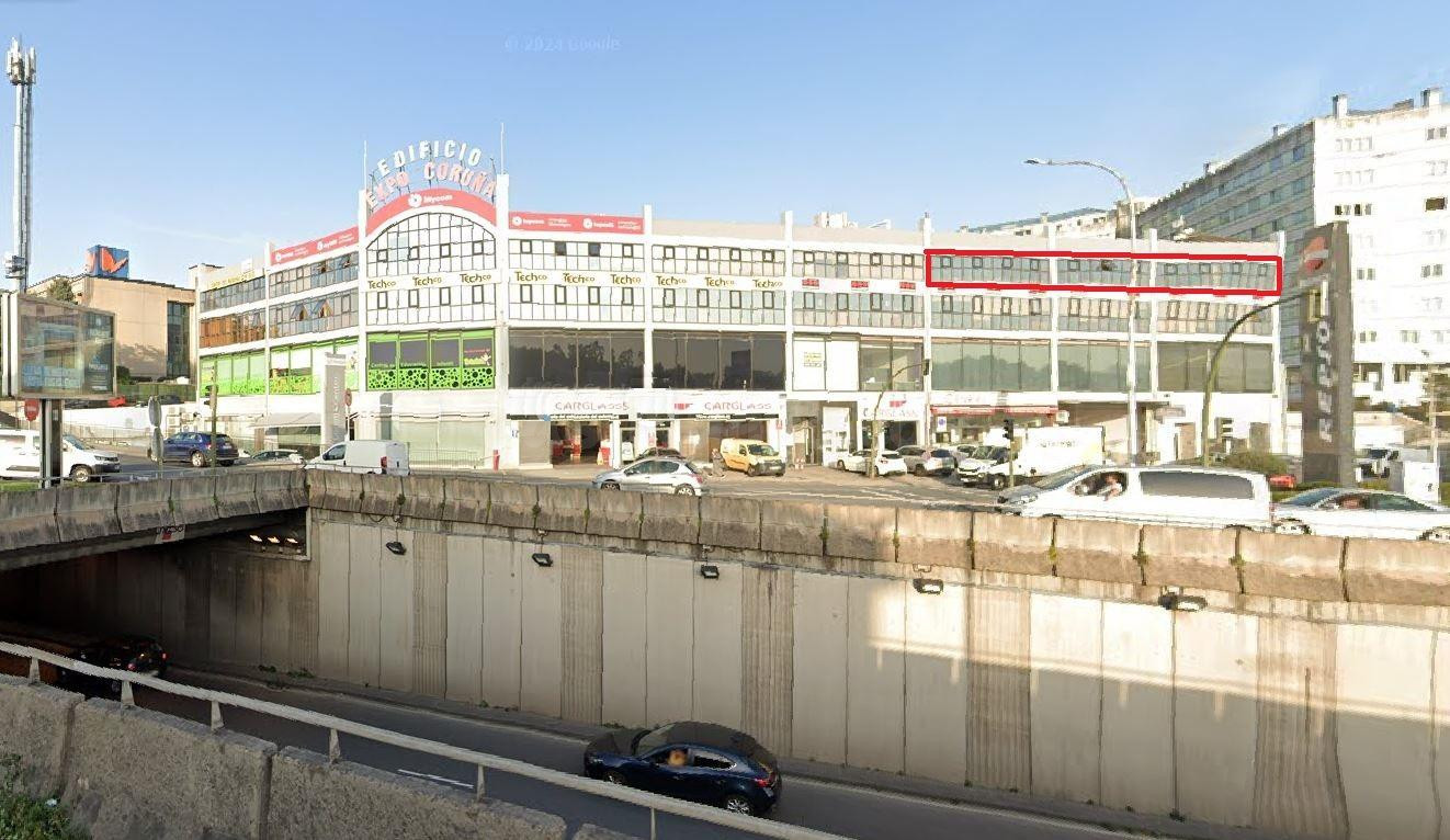 Local comercial 300m² en alquiler - La Grela-Bens-Meicende