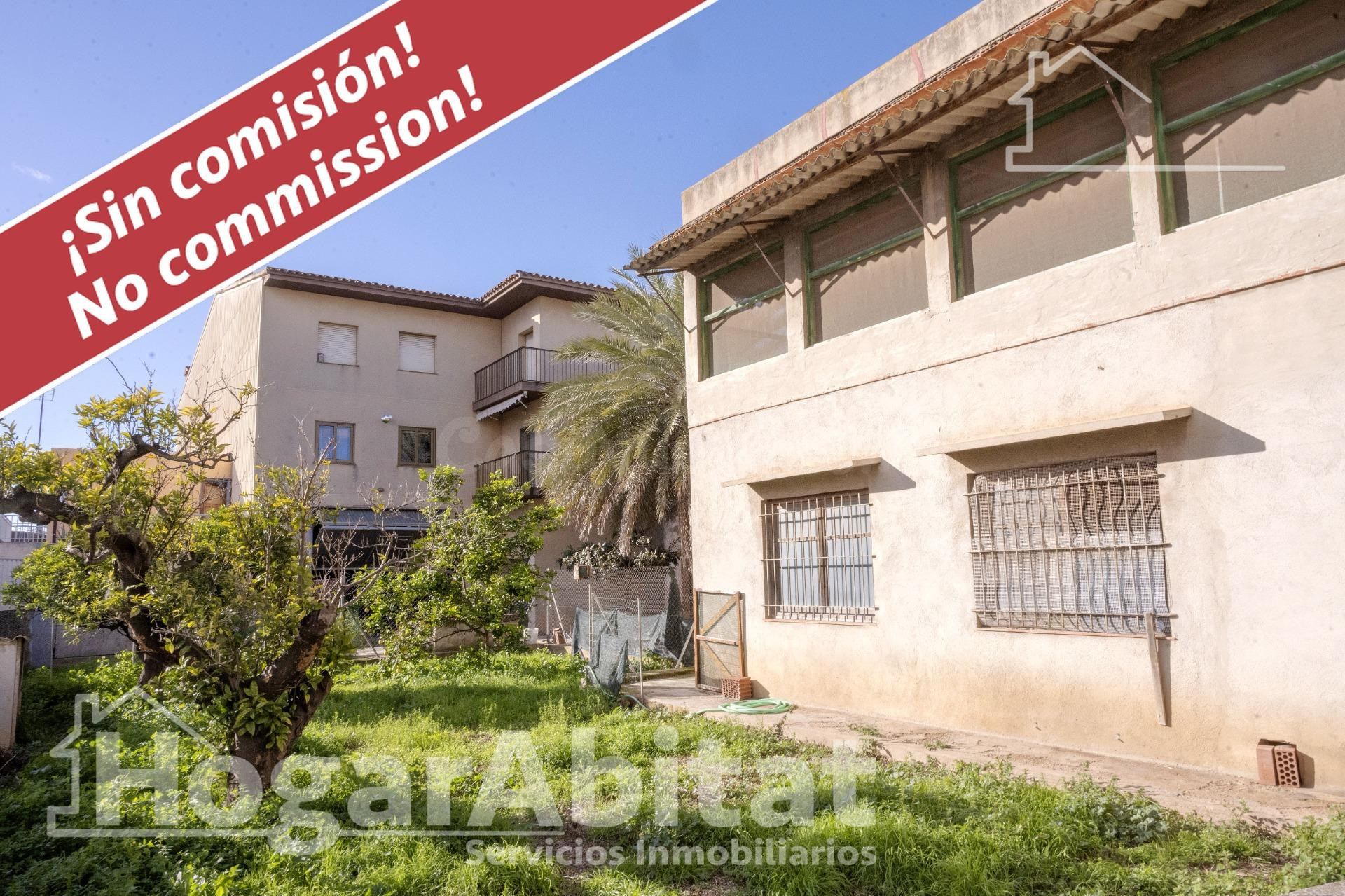 ¡CERCA DEL MAR! MAGNÍFICA CASA SEMIREFORMADA CON GARAJE, TER - foto 2
