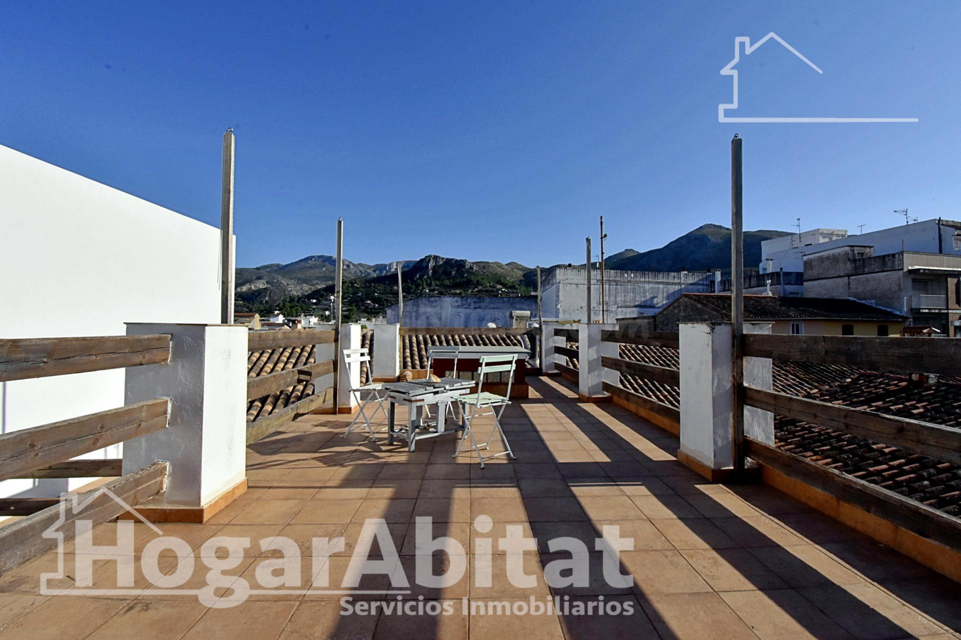 MAGNIFICA CASA REFORMADA: ENCANTO TRADICIONAL Y DISEÑO MODER