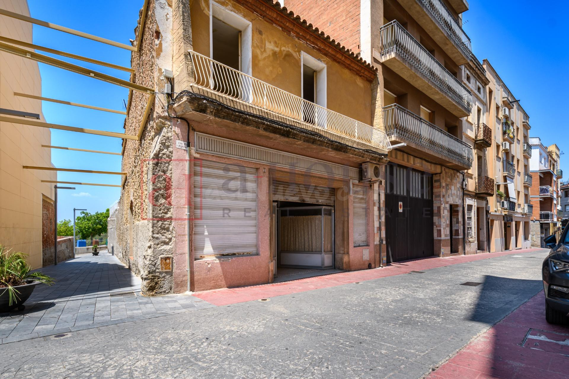 CASA A REFORMAR EN EL CENTRO DE CASTELLBISBAL