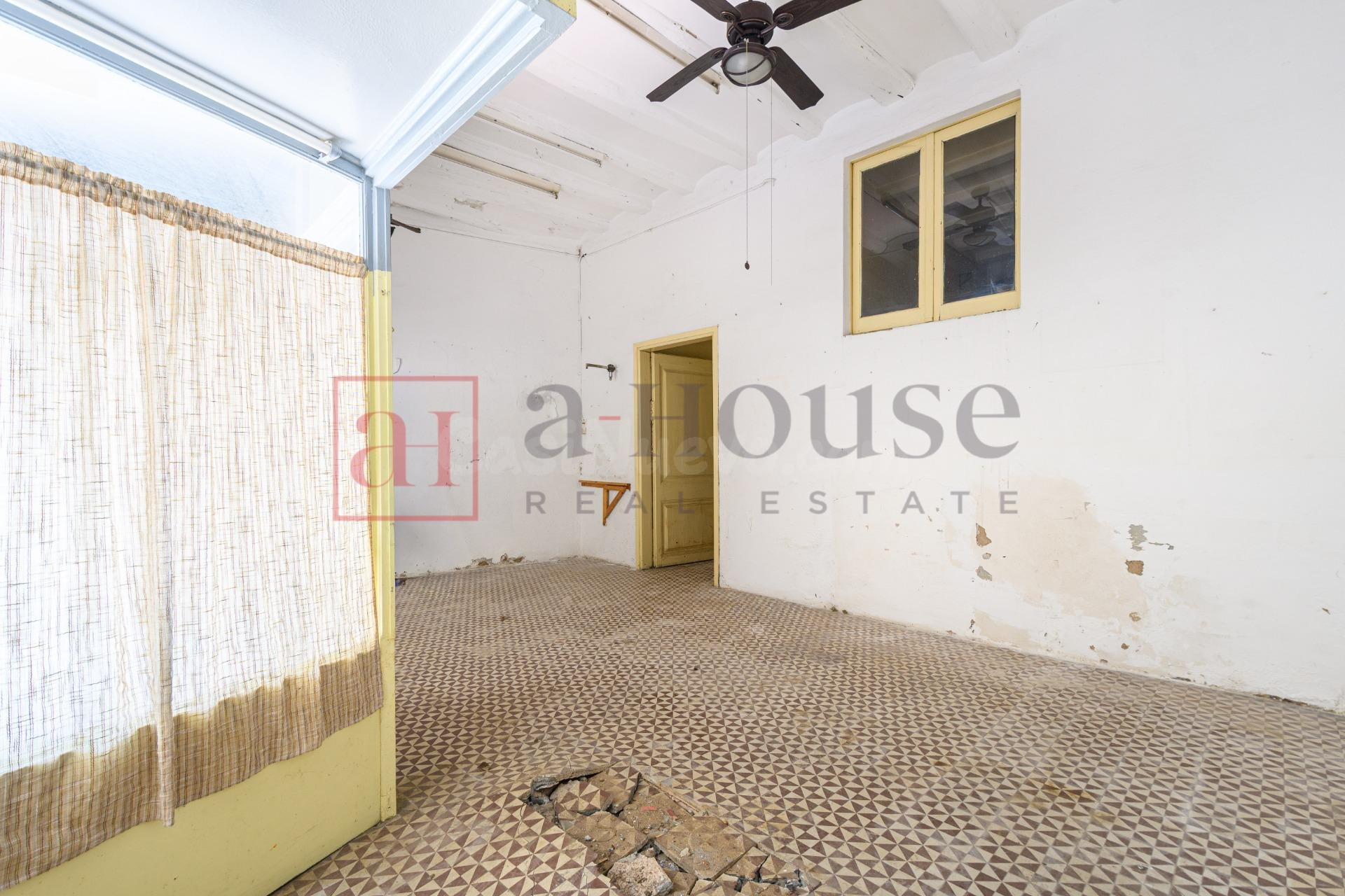 CASA A REFORMAR EN EL CENTRO DE CASTELLBISBAL - foto 3