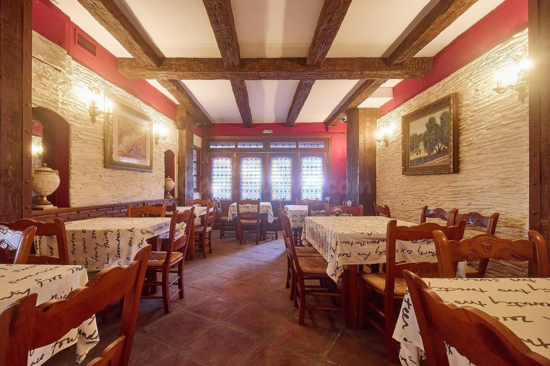 Marbesa - Local Restaurante con 417,70M2, Terraza 56m, 2 Bañ