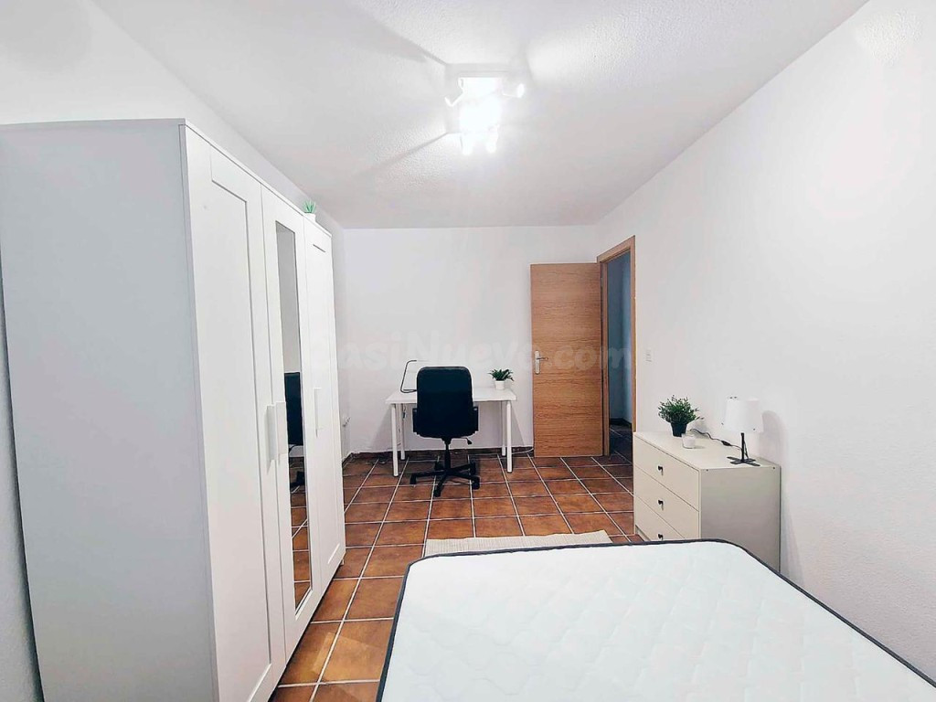 ESTUDIANTES, ALQUILER DE ÚLTIMA HABITACIÓN A 500€ EN VILLANU - foto 3