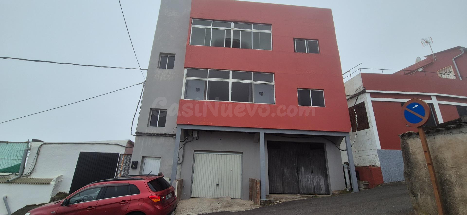 ATENCION INVERSORES: Edificio completo en La Lechuza - 3 viv