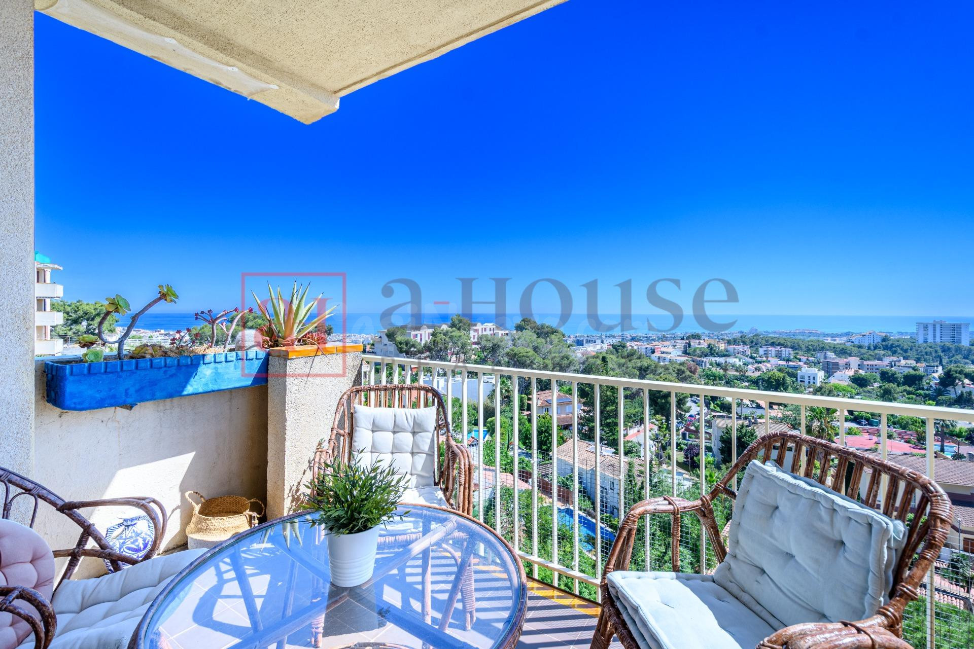 PISO CON TERRAZA, PISCINA Y LICENCIA TURISTICA EN URBANIZACI - foto 2