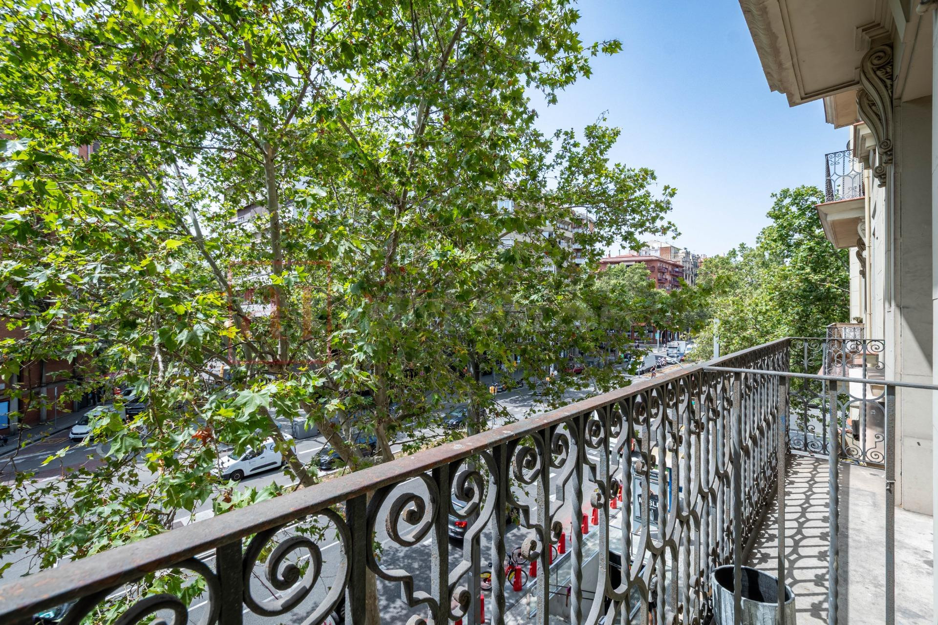 PISO REFORMADO CON BALCÓN EN EL BARRIO DE SANT ANTONI - foto 3