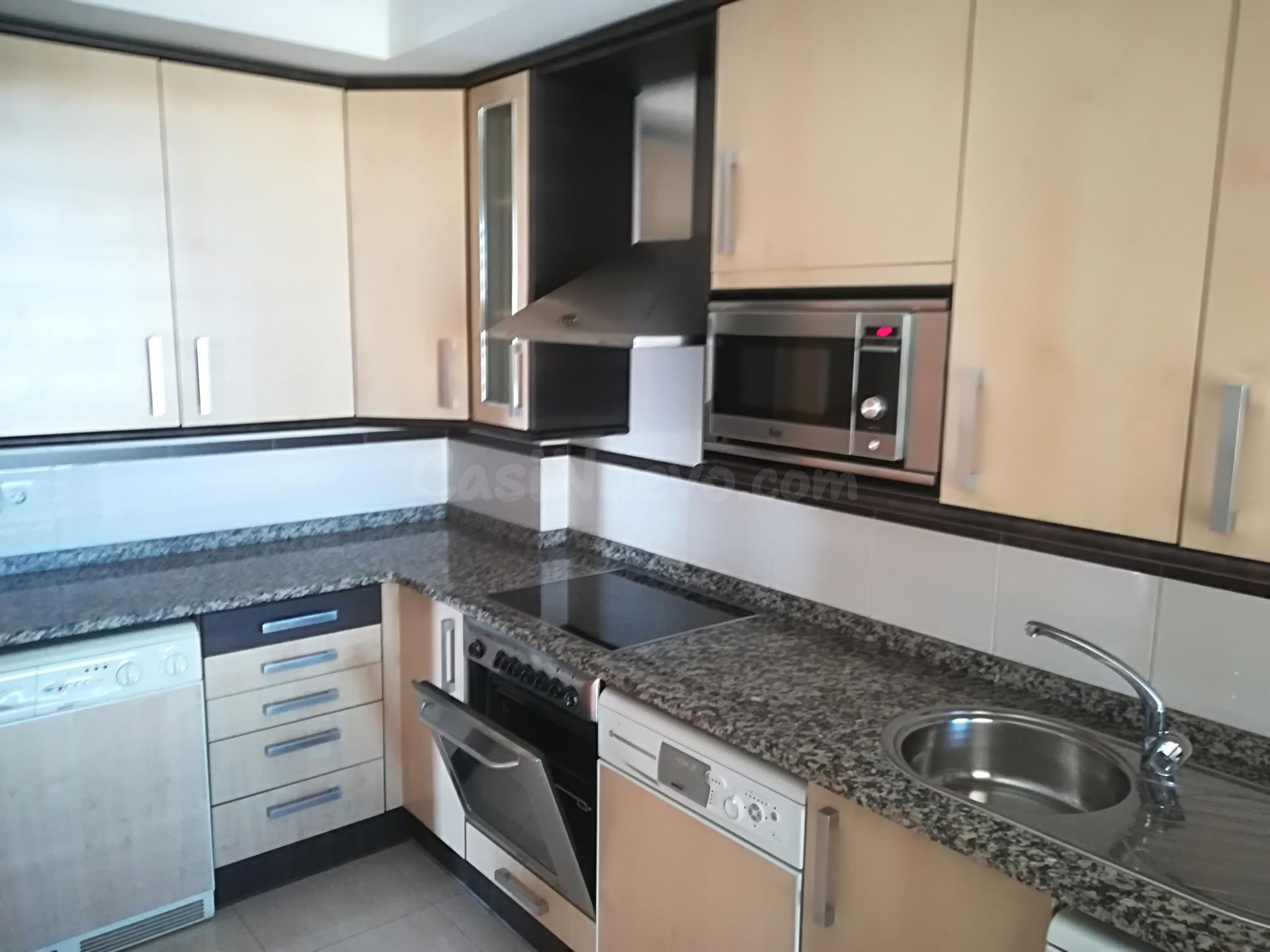 ZONA AZUCARERA. PISO SEMINUEVO CON PLAZA DE GARAJE Y TRASTER
