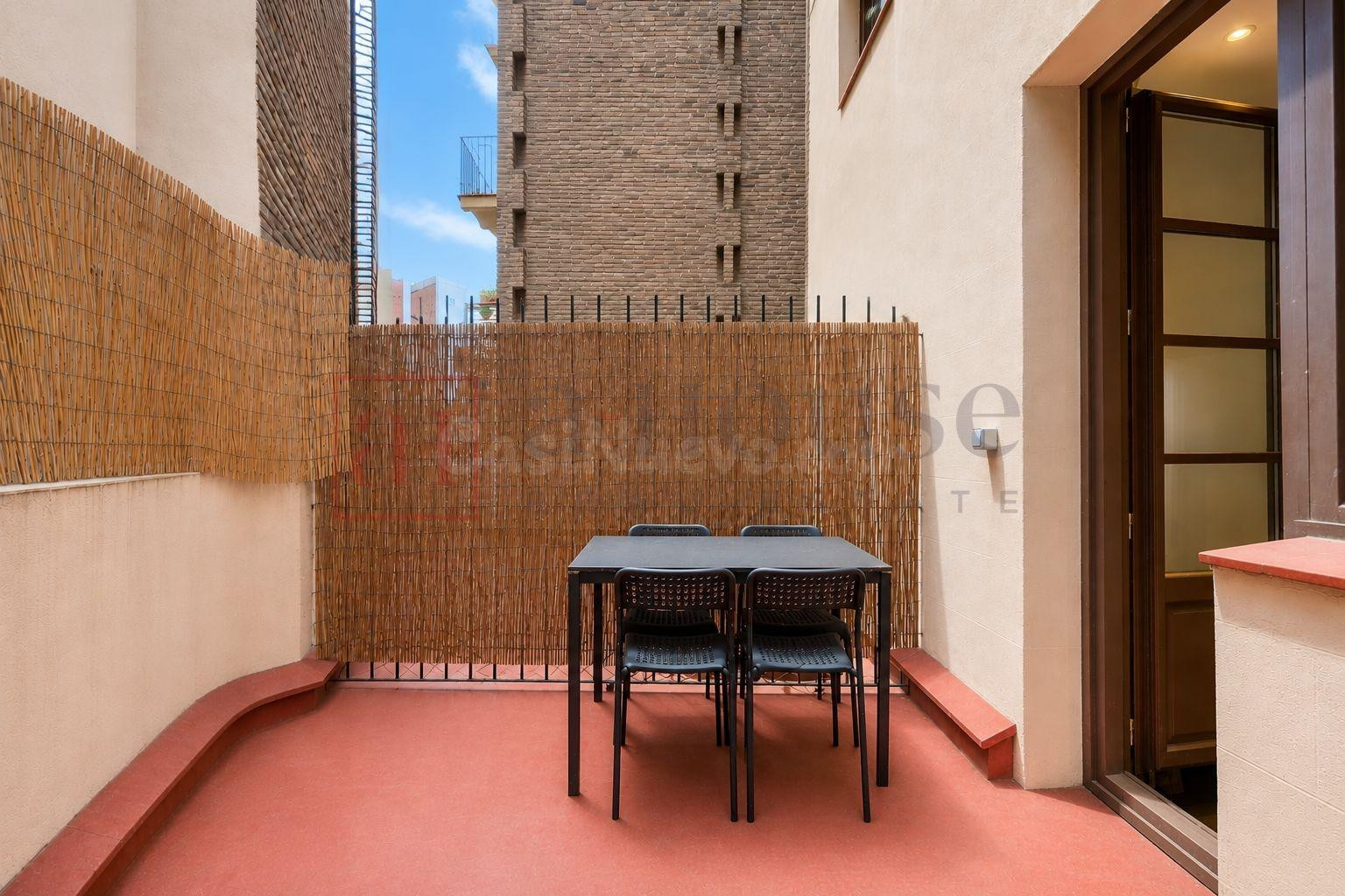 PISO REFORMADO CON BALCÓN Y TERRAZA EN SANT ANTONI