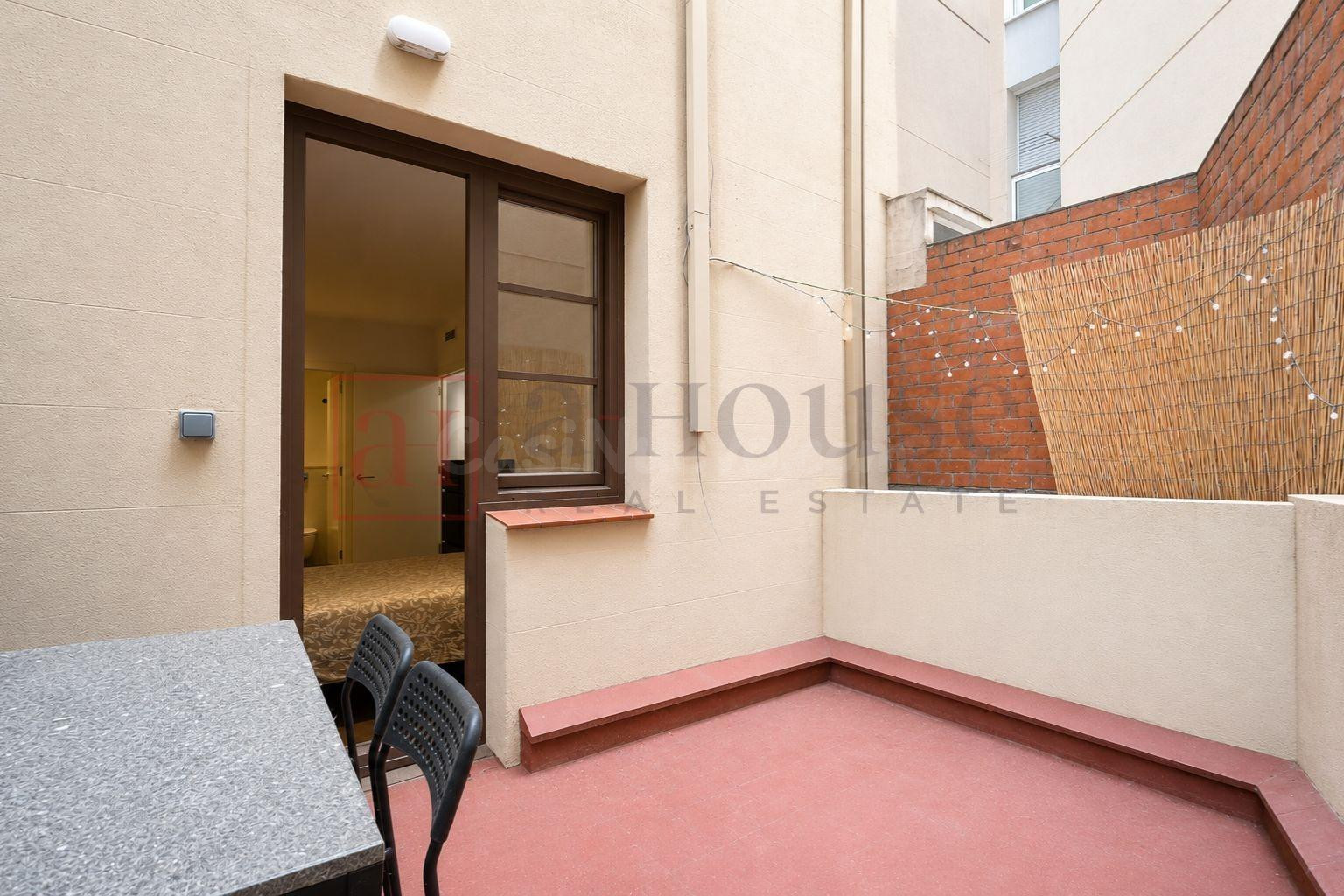 PISO REFORMADO CON BALCÓN Y TERRAZA EN SANT ANTONI - foto 3