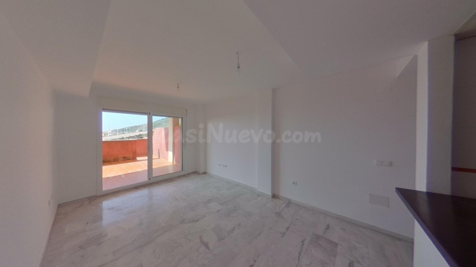 Benalmádena - Piso, 2 Dormitorios, Terraza y Patio, Garaje - foto 4