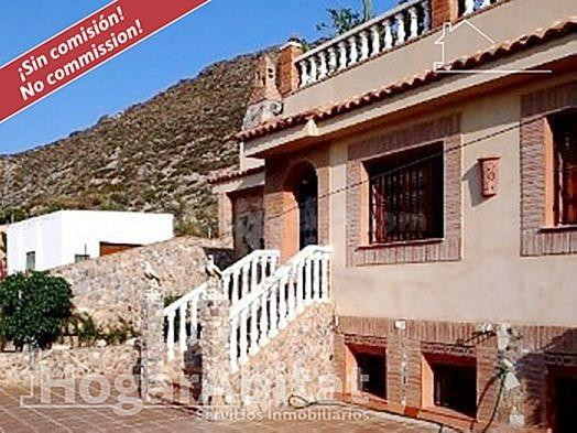 ESPECTACULAR CHALET CON PISCINA, GARAJE  Y 2 TERRAZAS - foto 3