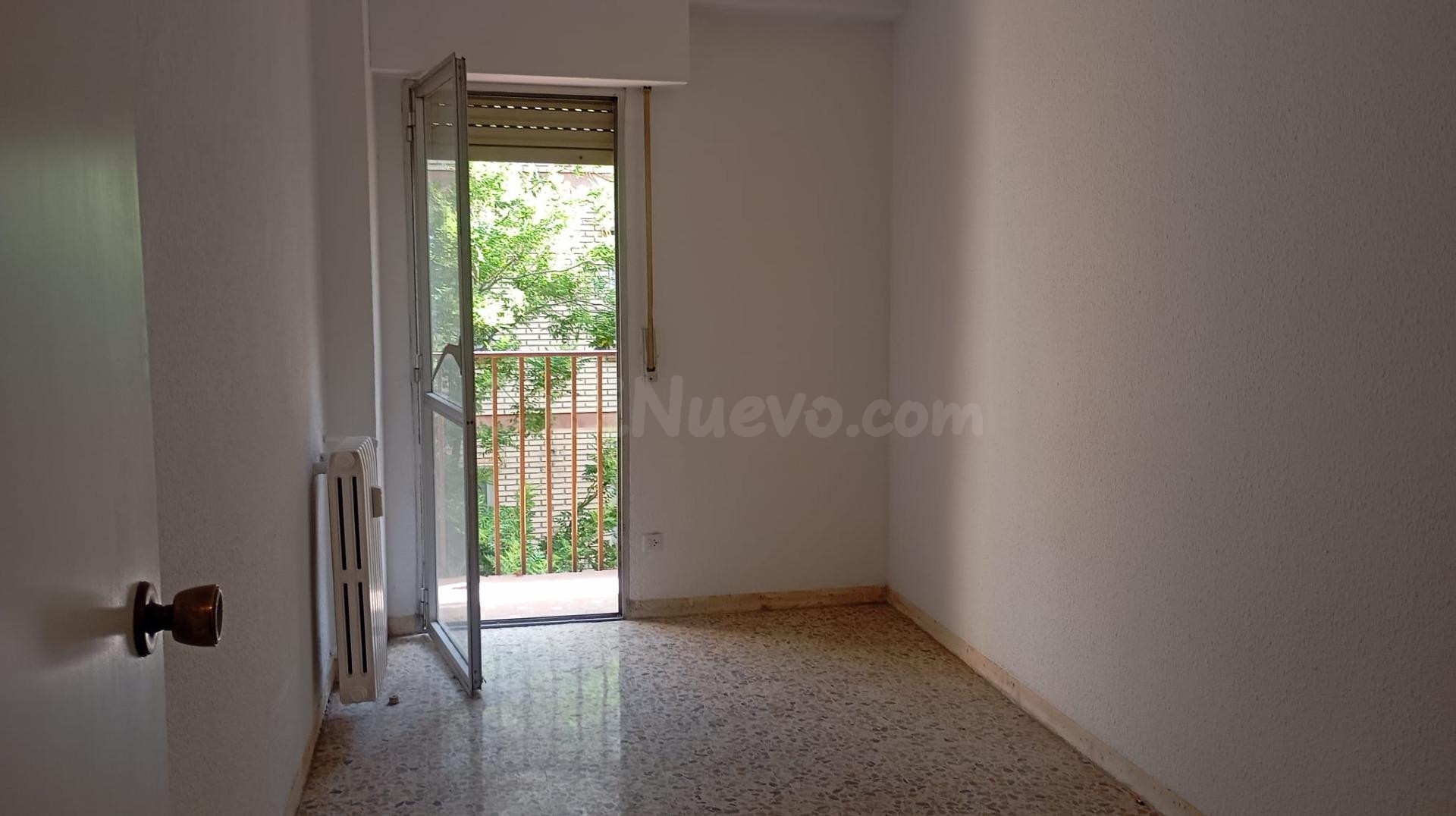 PISO CON PLAZA DE GARAJE, JUNTO AL CANAL (TORRERO) Ideal par - foto 2