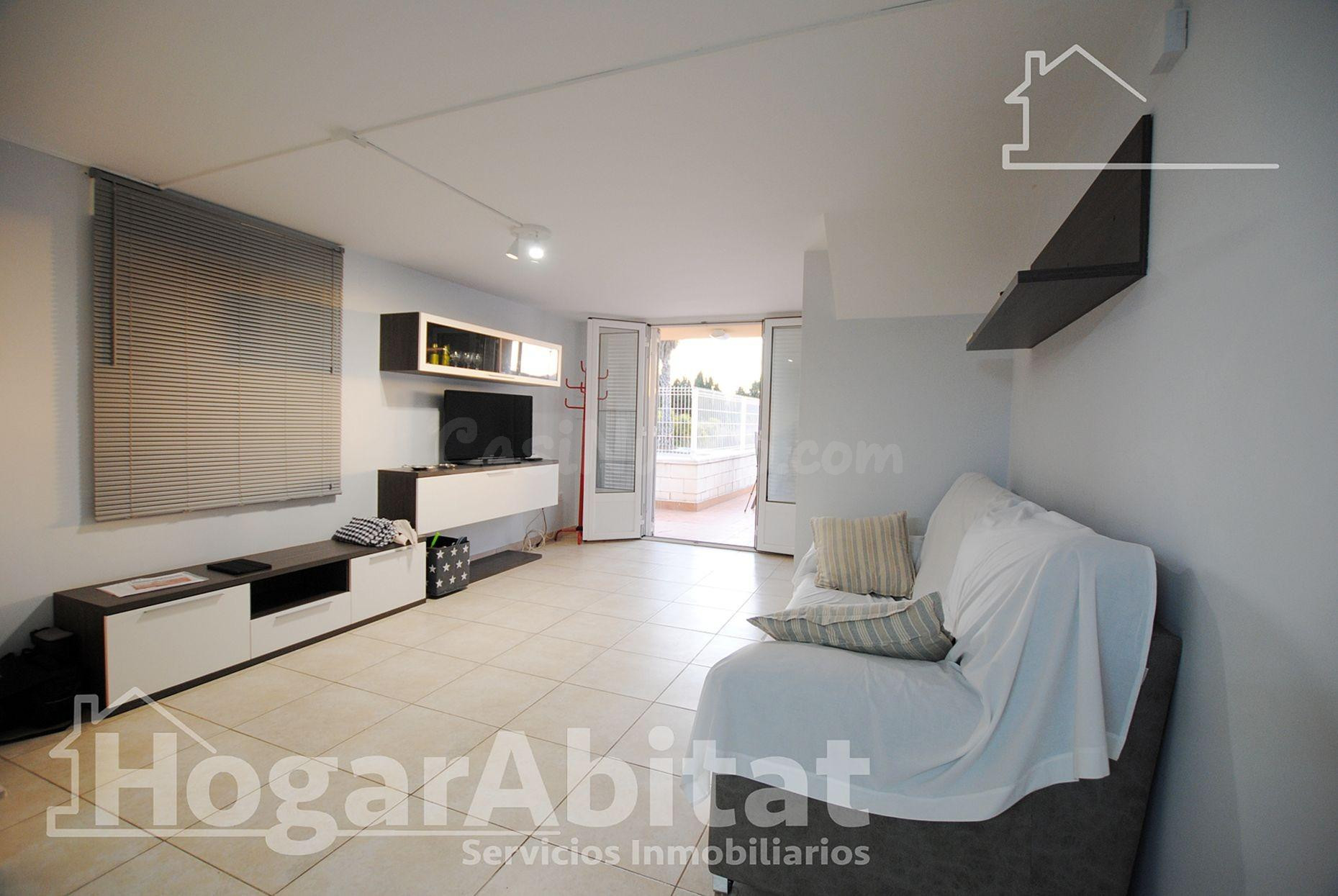 ADOSADO CON PISCINA, GARAJE Y TERRAZA CERCA DE LA PLAYA - foto 3