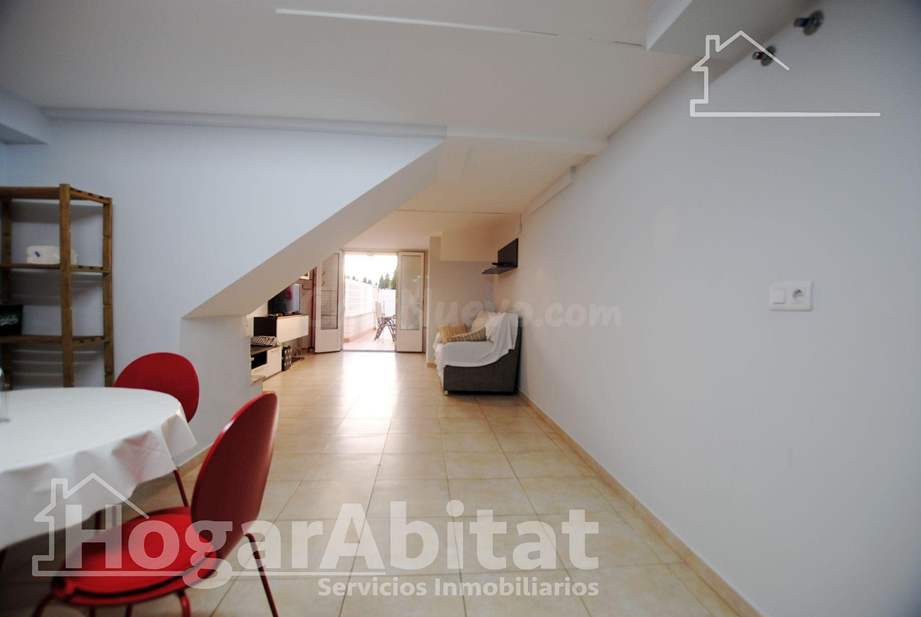 ADOSADO CON PISCINA, GARAJE Y TERRAZA CERCA DE LA PLAYA - foto 4