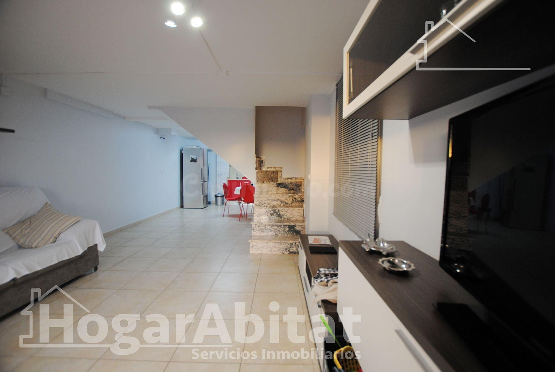 ADOSADO CON PISCINA, GARAJE Y TERRAZA CERCA DE LA PLAYA - foto 5