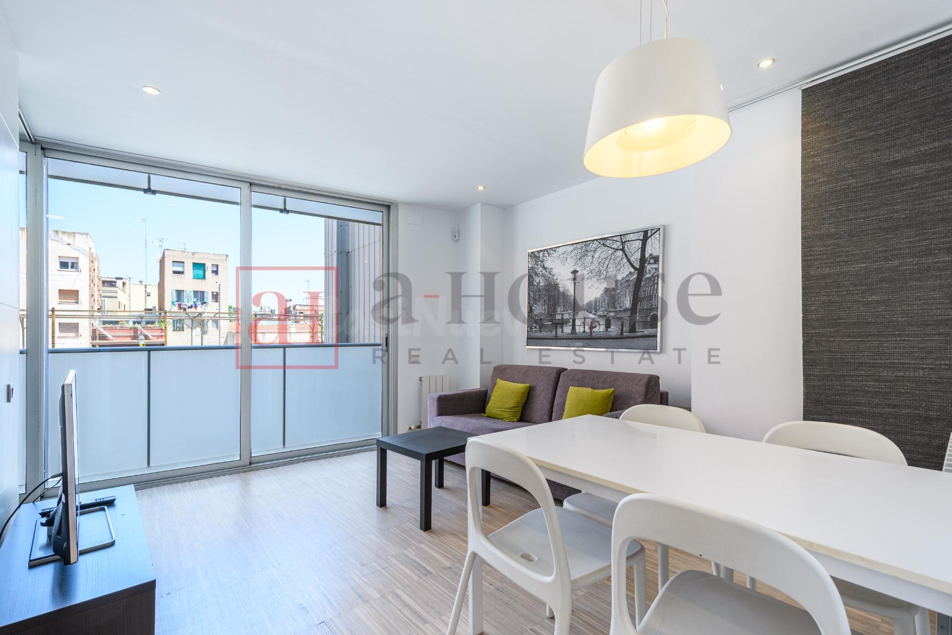 PISO LISTO PARA ENTRAR A VIVIR CON BALCÓN EN VILA DE GRACIA