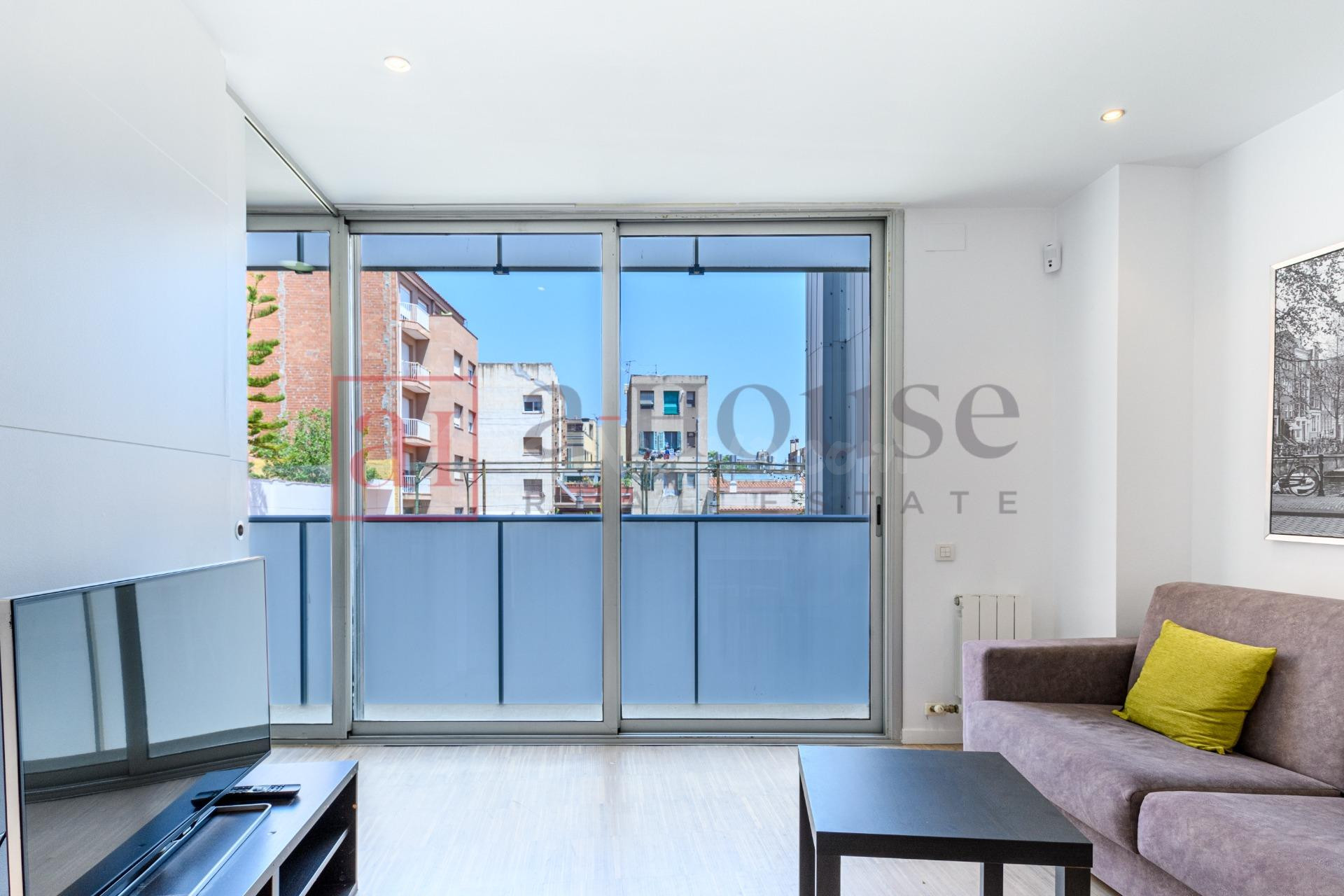 PISO LISTO PARA ENTRAR A VIVIR CON BALCÓN EN VILA DE GRACIA - foto 2