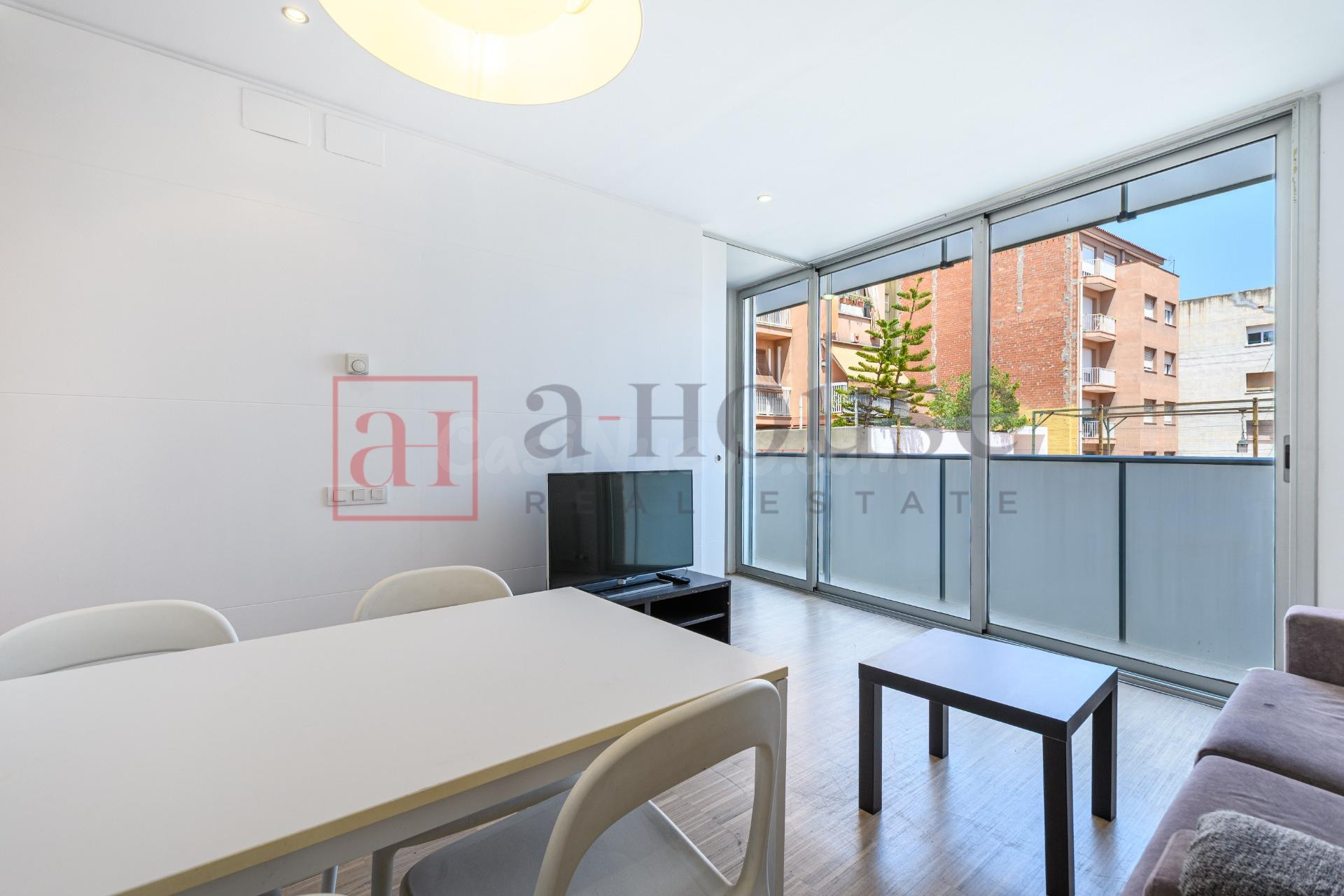 PISO LISTO PARA ENTRAR A VIVIR CON BALCÓN EN VILA DE GRACIA - foto 3