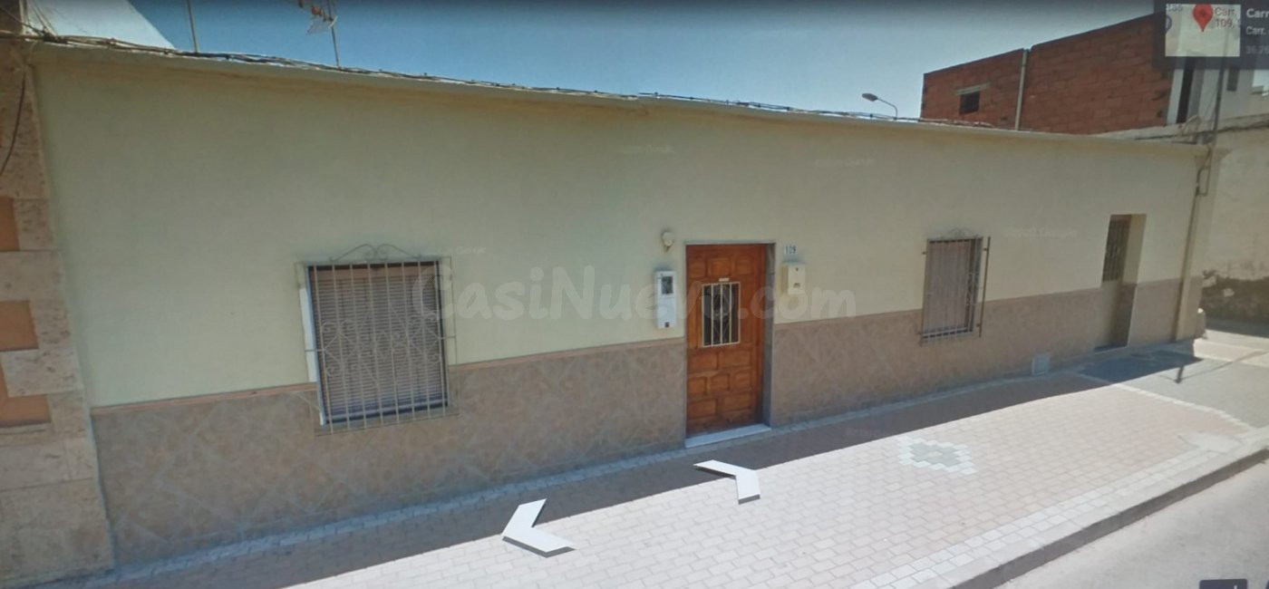 SE VENDE AMPLIA CASA EN CARRETERA DE LA MOJONERA - foto 2