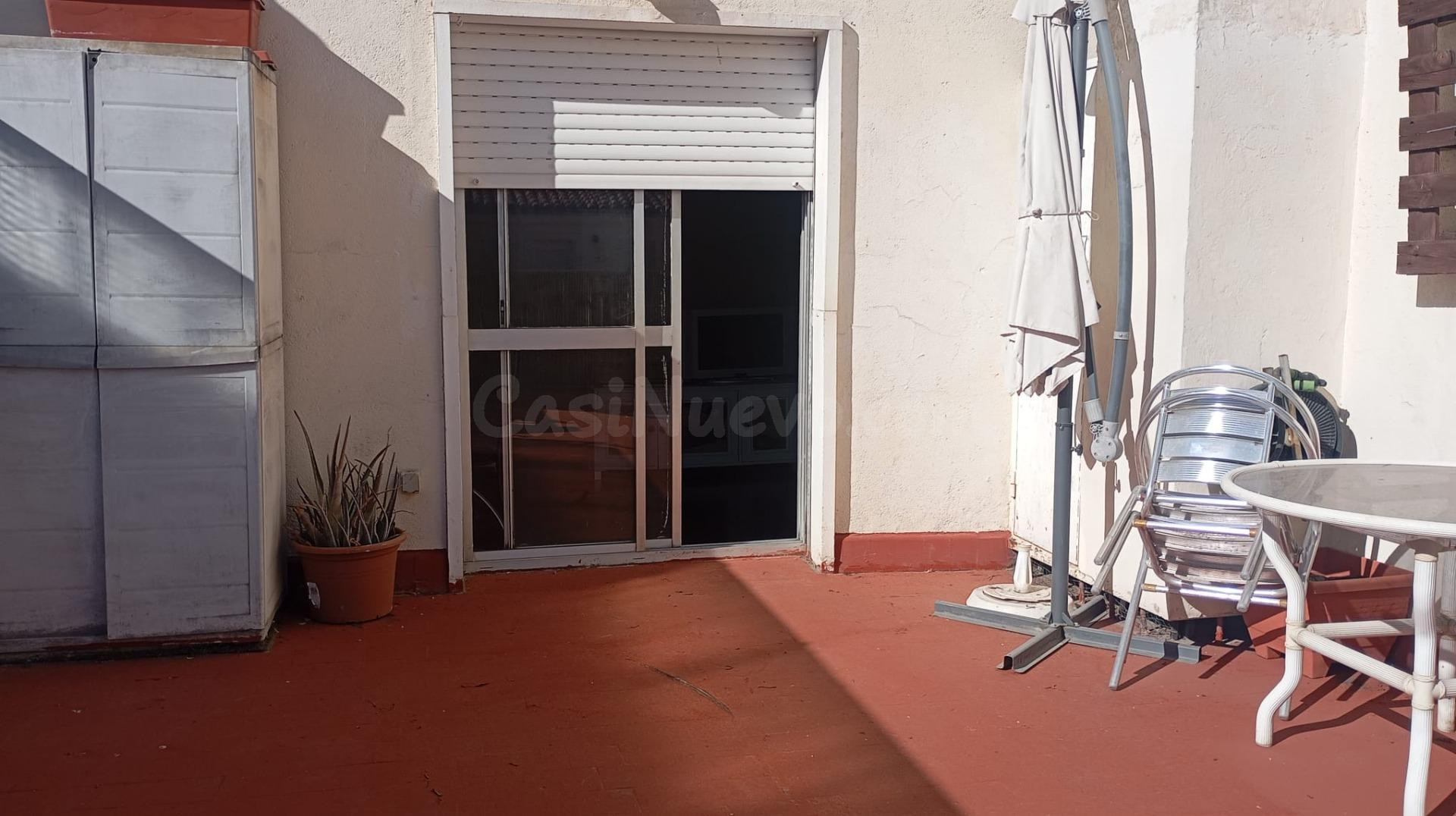UNA GRAN TERRAZA Y MUCHAS POSIBILIDADES EN PLENO CENTRO - foto 2