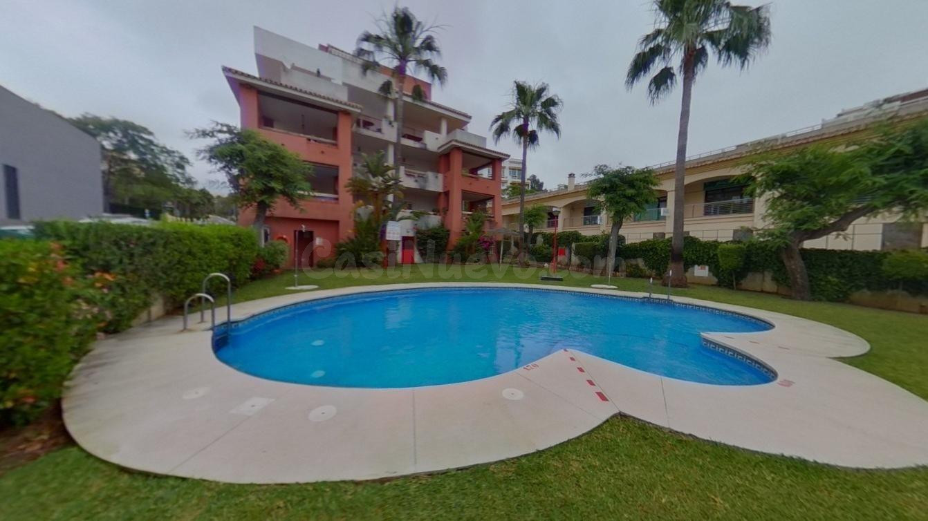 Benalmádena - Piso, 2 Dormitorios, Terraza, Piscina, Parking