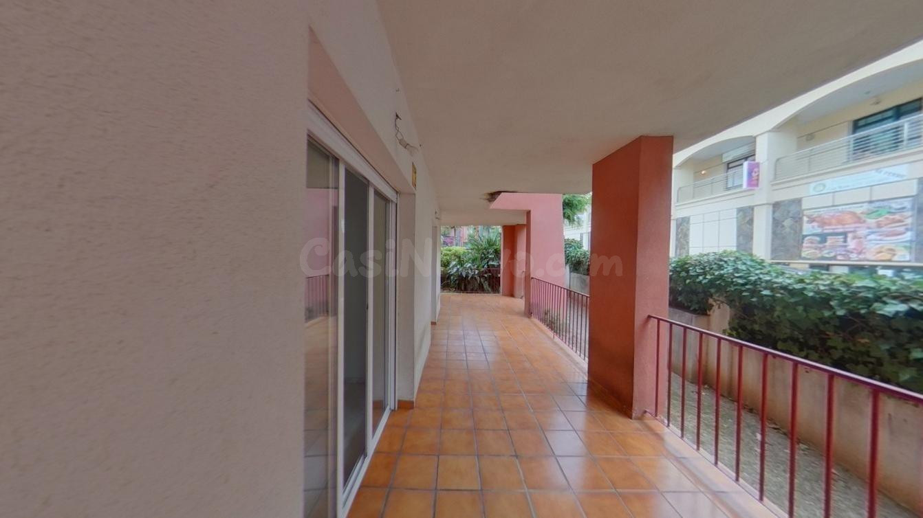 Benalmádena - Piso, 2 Dormitorios, Terraza, Piscina, Parking - foto 2