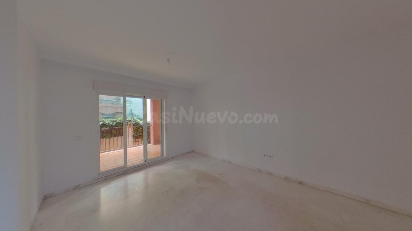 Benalmádena - Piso, 2 Dormitorios, Terraza, Piscina, Parking - foto 3