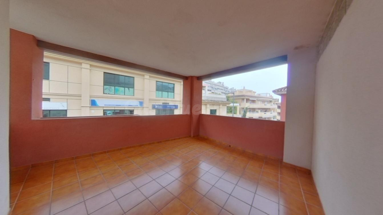 Benalmádena - Piso, 2 Dormitorios, Terraza, Garaje y Traster - foto 2
