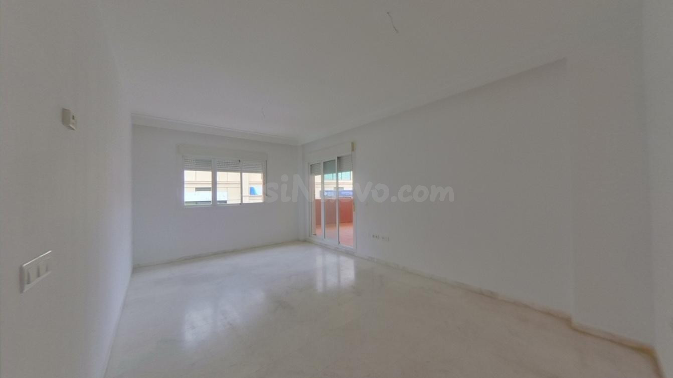 Benalmádena - Piso, 2 Dormitorios, Terraza, Garaje y Traster - foto 3
