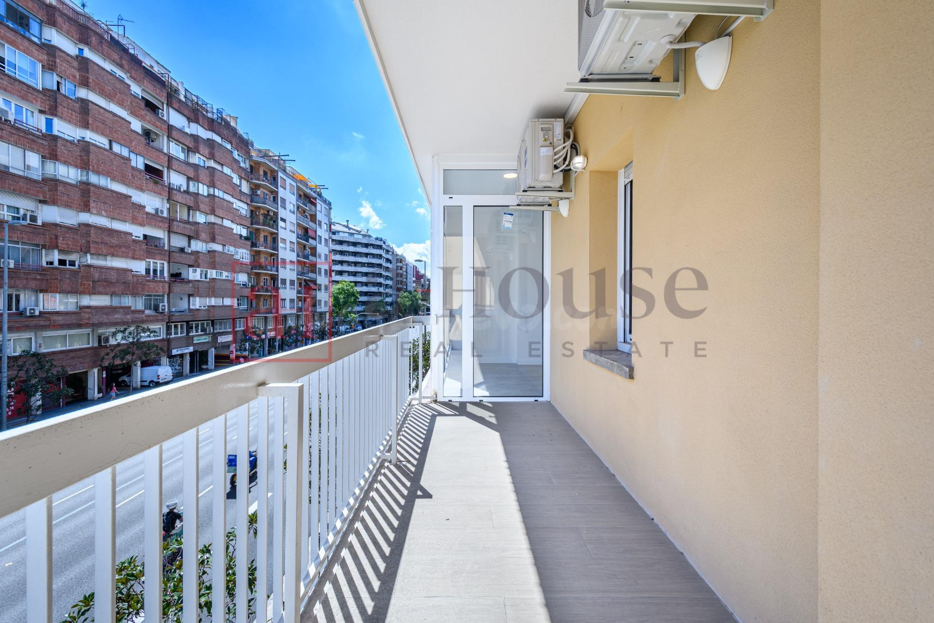 PISO RECIÉN REFORMADO CON GRAN BALCÓN EN LA DRETA DE L' EIXA - foto 4